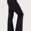 jazzhose-schwarz-kinder-modell-seitenansicht