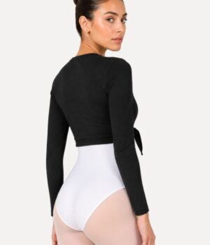 ballettjacke-schwarz-damen-modell-rueckansicht