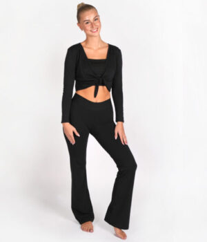 ballettjacke-schwarz-dames-modell-vorderansicht-actie