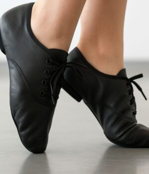 jazzschuhe-damen-schwarz-oxford-am-modell