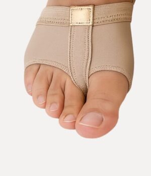 drehkissen-unisex-hautfarben-footundeez-nahaufnahme-am-modell
