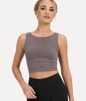 croptop-taupe-damen-modell-vorderansicht