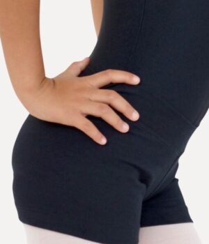 hotpants-schwarz-kind-modell-detailansicht