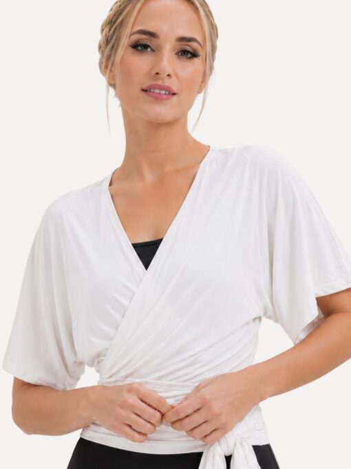 kimono-weiss-damen-modell-vorderansicht
