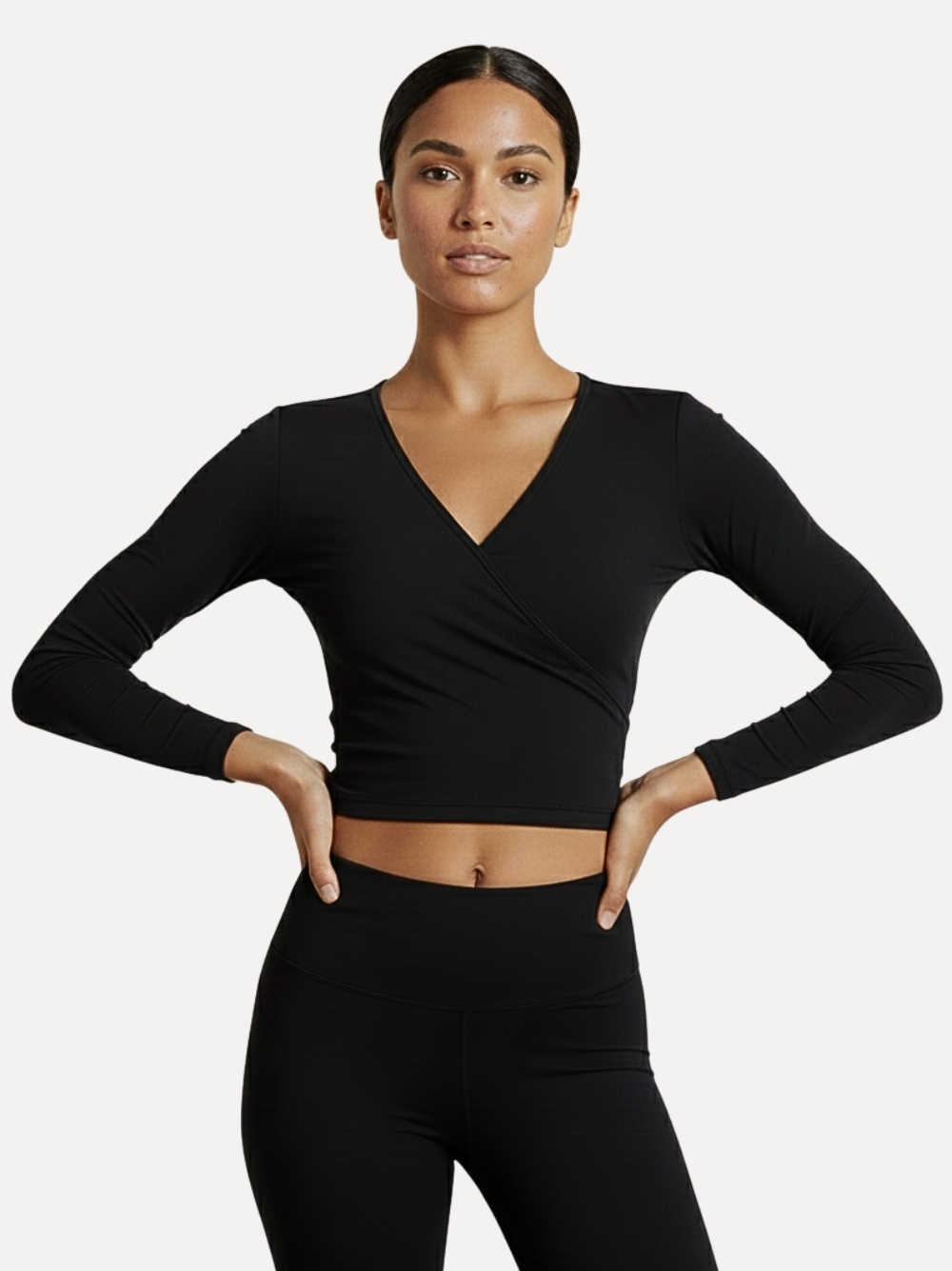 Ballettjäckchen aus Tactel mit 7/8 Ärmeln Pullover schwarz Modell Vorderansicht