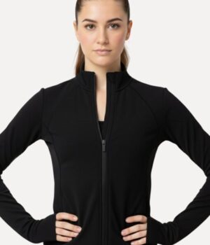 teamjacke-tanz-schwarz-modell-eingezoomt-510x681